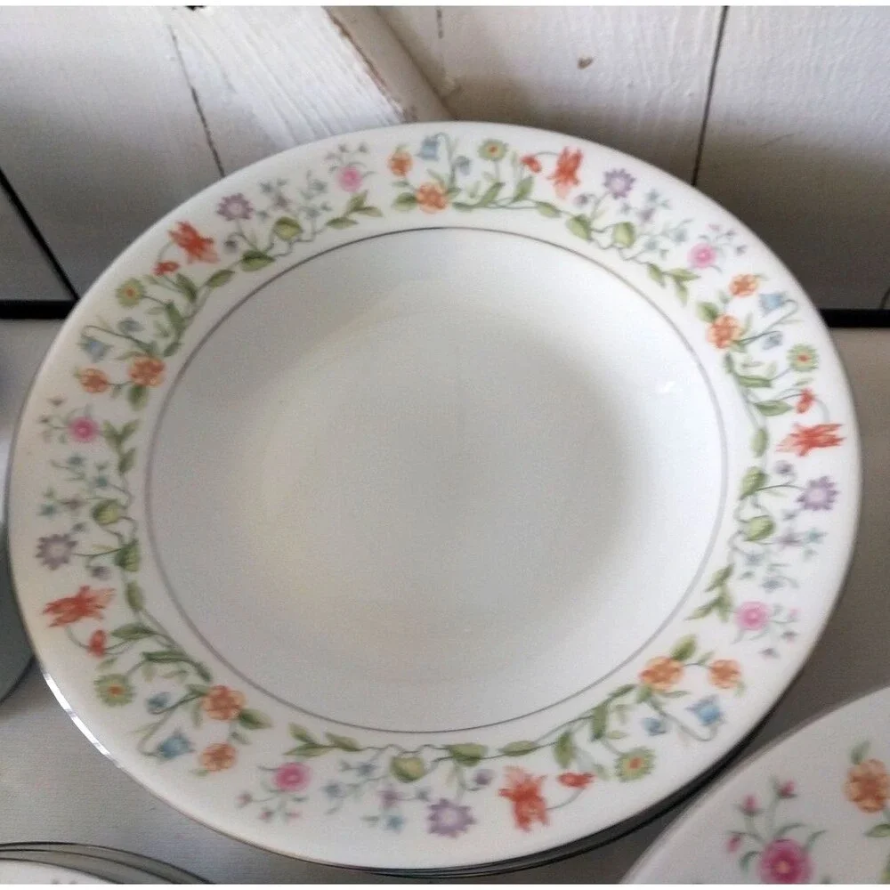 The Ashley Overseas Eternal Love 20 Piece Dish Set. Cups Bowls, Plates, Saucers.